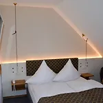 Hotel Schoene Aussicht 3*