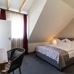 Schoene Aussicht Hotel Frankfurt nad Mohanem