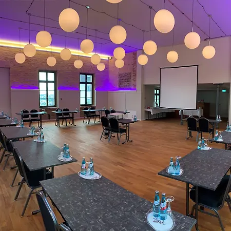 Schoene Aussicht Hotel Frankfurt nad Mohanem