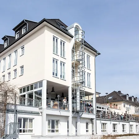 Hotel Schoene Aussicht 3*
