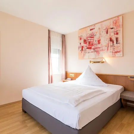 ホテル Schoene Aussicht 3*