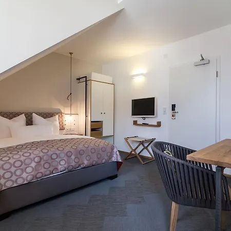Hotel Schoene Aussicht 3*