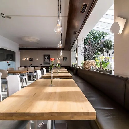 Hotel Schoene Aussicht 3*