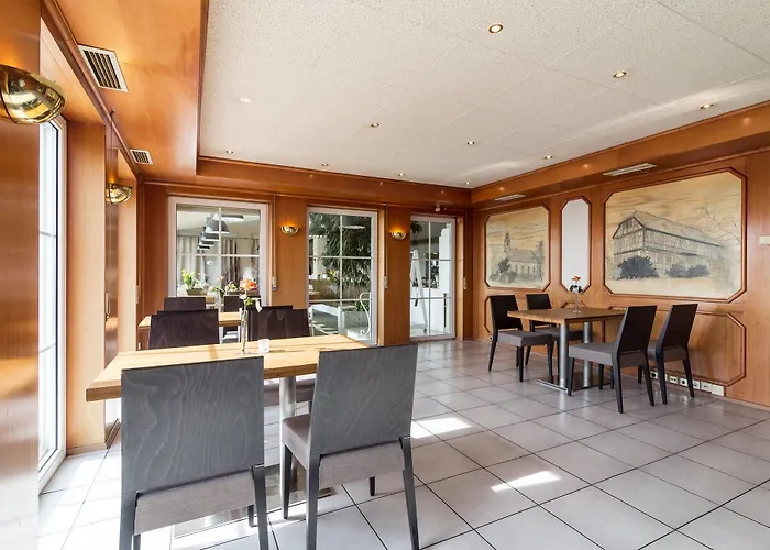 ホテル Schoene Aussicht フランクフルト