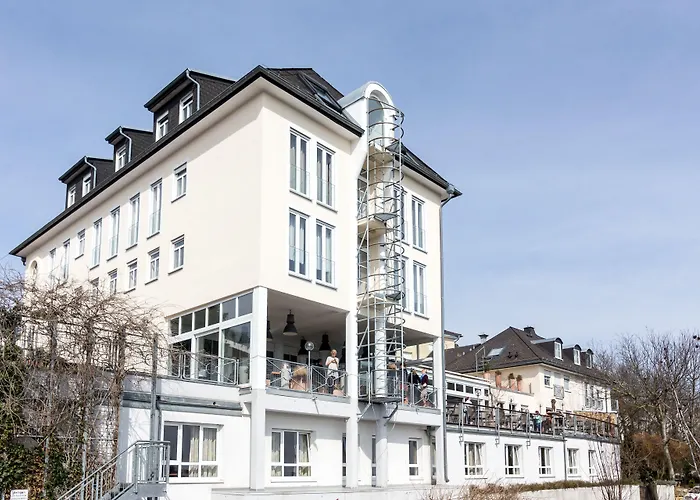 Hotel Schoene Aussicht 3*