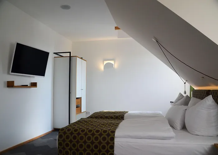 Hotel Schoene Aussicht 3*