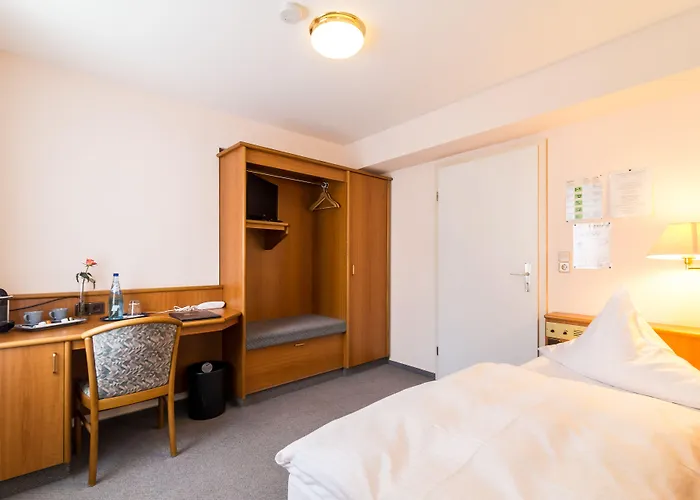 Hotel Schoene Aussicht 3*